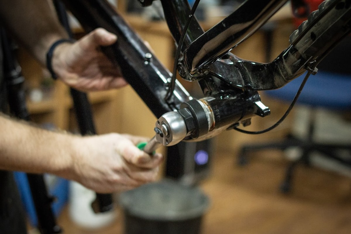 Light assembly bolts application reference